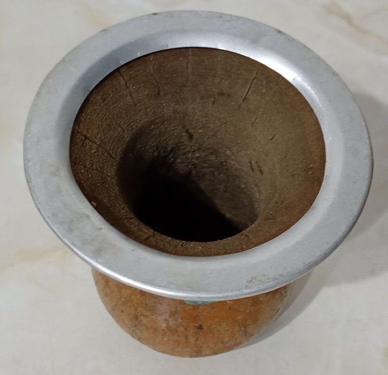 Mate hecho a partir de una calabaza seca con virola metálica - imagen 2