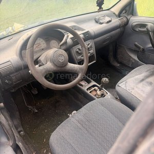 Chevrolet Corsa Sedan Verde - Venta de Vehículo Usado - imagen 5