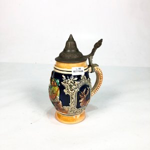 Jarra de Cerveza Alemana de Porcelana con Tapa Metálica - 17 cm - imagen 3