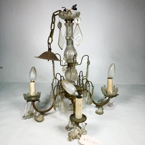 Lote siguiente: Araña de Bronce y Vidrio con Cristales, 4 Luces