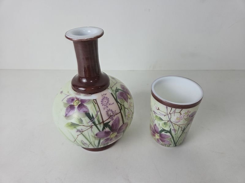 Conjunto de jarra de noche y vaso a juego de vidrio opalina decorado a mano - imagen 5