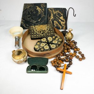 Lote anterior: Lote de Carteritas, Floreritos, Placas de Sello, Lentes y Rosario de Madera