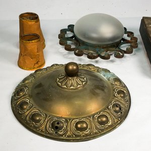 Tres Apliques de Metal, Bronce y Vidrio Estilo Vintage - imagen 3