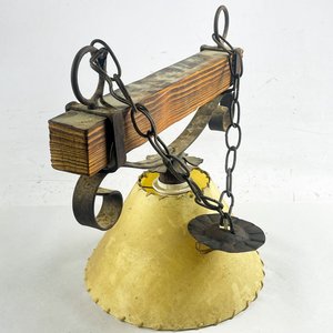Colgante Rústico de Madera y Hierro con Pantalla Amarilla - imagen 3