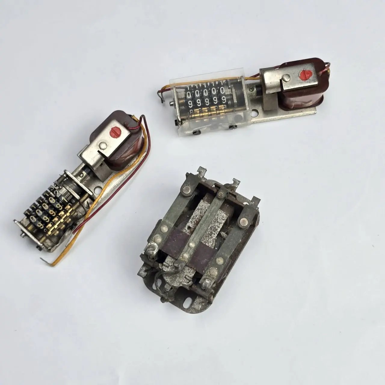 Item lote-42-relei-y-2-contadores - Image 0