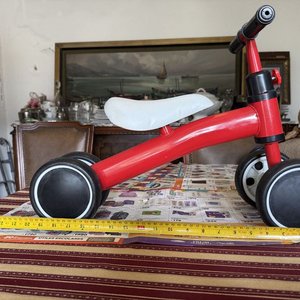 Triciclo Infantil Rojo y Negro sin Pedales - imagen 8