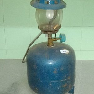 Lote siguiente: Garrafa de Gas Azul con Farol a Mantilla