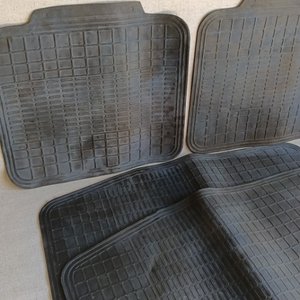 Lote siguiente: Juego de 4 Alfombras de Goma para Fiat Strada