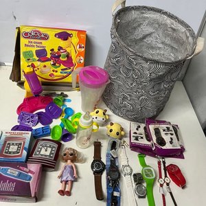 Lote Variado: Relojes, Muñeca, Organizador y Accesorios - imagen 1