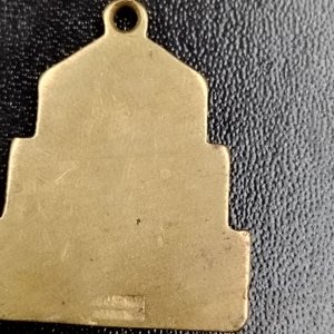 Dos Medallas Antiguas de Bochas - imagen 6