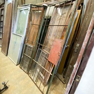 Lote anterior: Una hoja puerta reja con detalles de avería