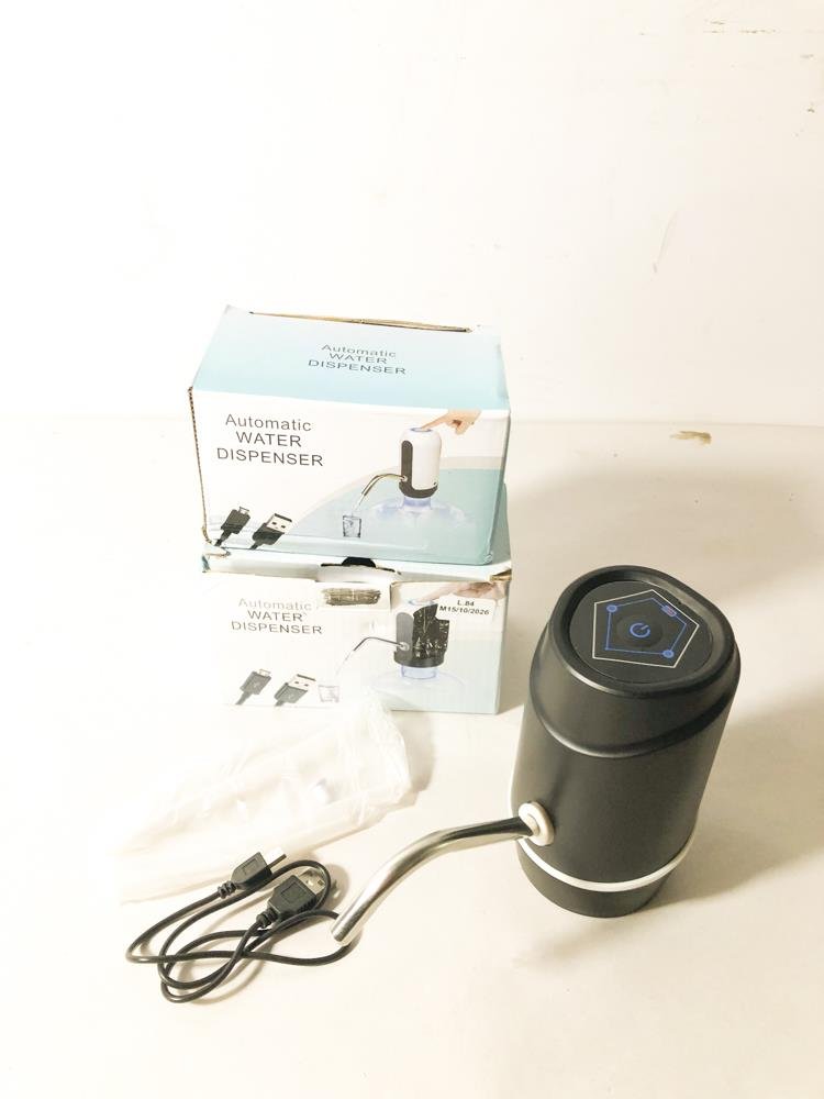 Dos Dispensadores Automáticos de Agua Portátiles