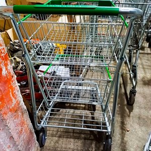 Carro de Supermercado Metálico con Manijas Verdes - imagen 4