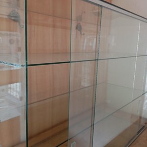 Vitrina Exhibidora de Vidrio con Puertas Corredizas - imagen 3