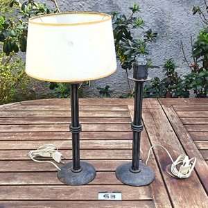 Lote anterior: Dos lámparas de mesa de Hirro Forjado con decoracion de anillos  una con pantalla clara y otra sin pantalla - Se vende a la Vista - Alto Sin Pantalla 37 cm