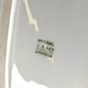 Conjunto de Porcelana Bavaria: Guisera y Dos Bandejas con Decoración de Rosas - imagen 6