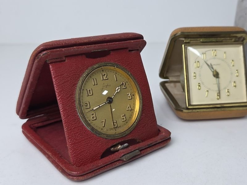 Lotes de Relojes Antiguos y Esculturas de Metal - imagen 2