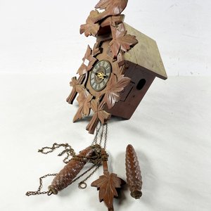 Reloj de Cucu de Madera con Péndulo y Dos Pesas - imagen 3