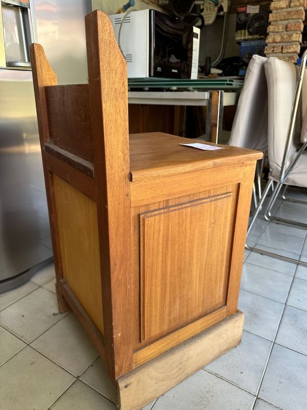 Mesa de Noche de Madera de Alta Calidad - imagen 6