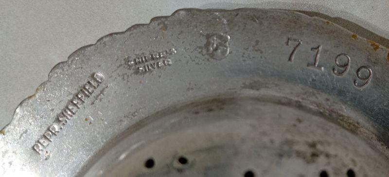 Colador de té antiguo con baño de plata, artículo de colección - imagen 2