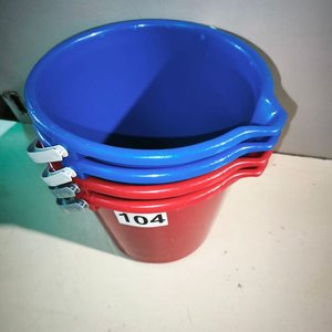 5 Baldes Plásticos con Pico y Manija - imagen 2