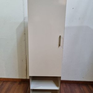 Lote anterior: Mueble Auxiliar Blanco y Marrón con Puerta y Estantes Abiertos