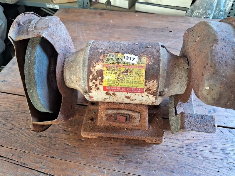 Amoladora de banco en mal estado - imagen 3