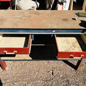 Lote #071 – Mesa de trabajo dos cajones con morsa – 140x62x92cm - imagen 2