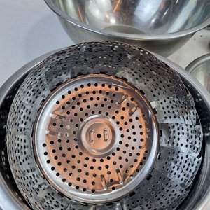 Set de Cocina Metálico: Fuentes, Bandejas y Vaporera (15 Piezas) - imagen 4