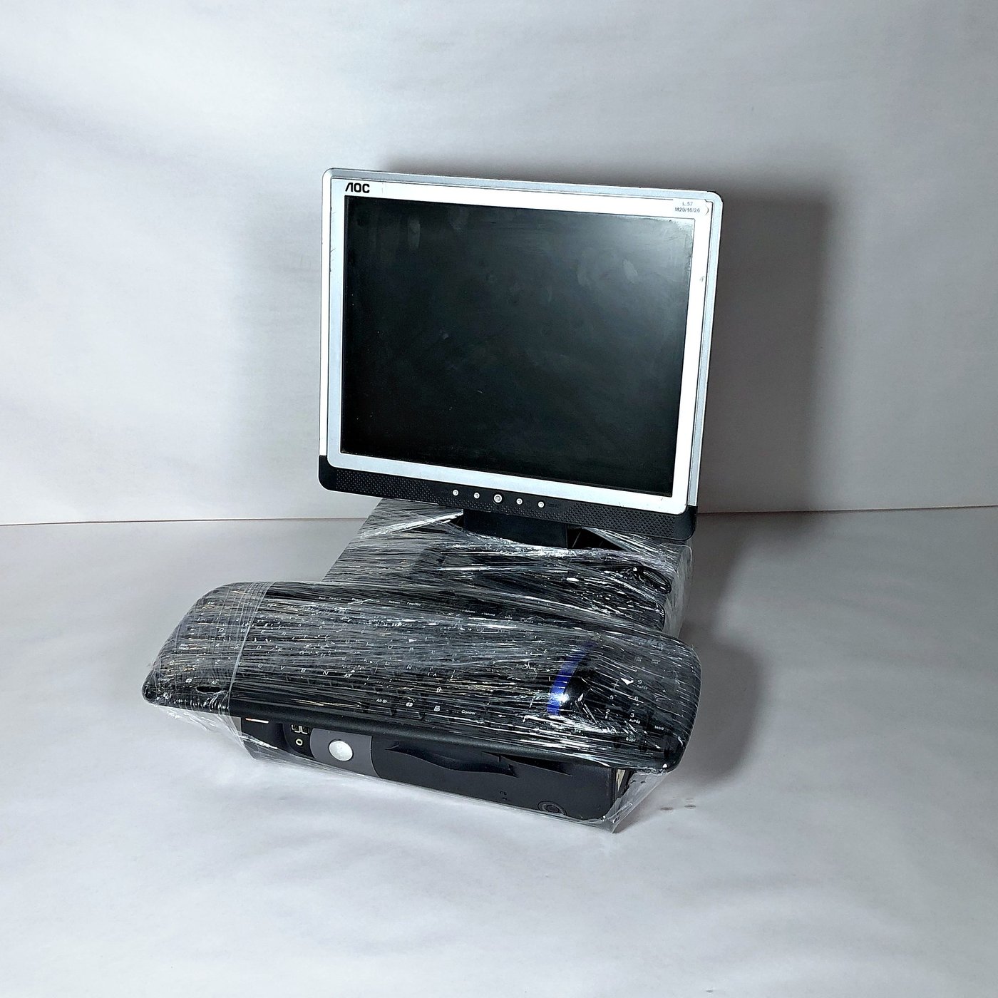 Computadora Completa: Monitor AOC, Torre, Teclado y Mouse