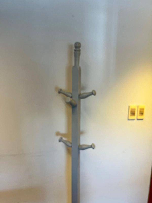 Perchero de madera para guardar ropa - imagen 2