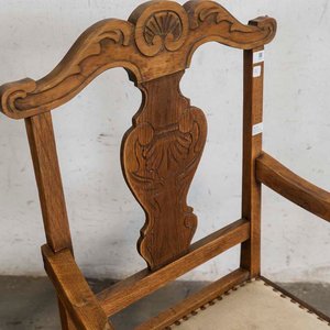 Sillón de Roble con Respaldo Tallado y Asiento Tapizado - Detalles de Época - imagen 2