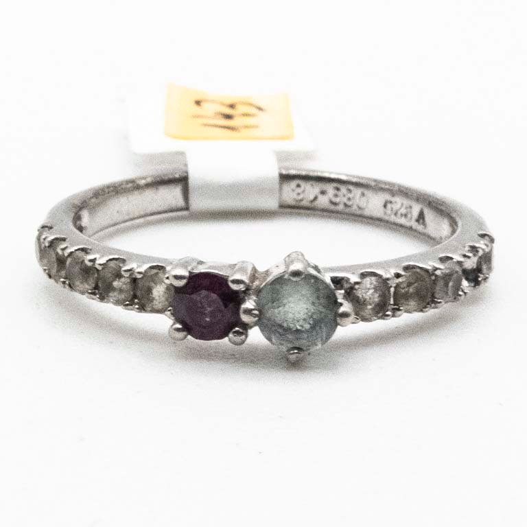 Anillo de Plata con Piedras