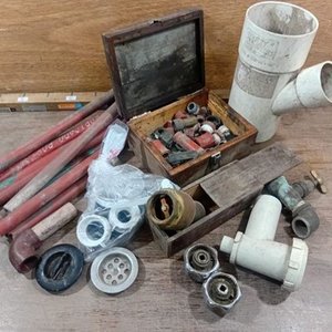 Lote anterior: Lote de Accesorios y Repuestos para Plomería y Sanitarios