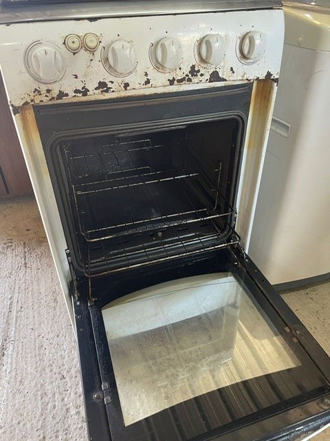 Cocina a gas en mal estado - imagen 3