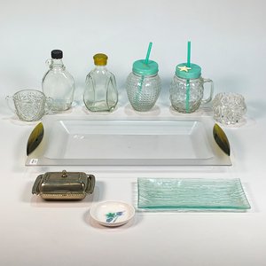 Set de 9 Piezas de Vajilla y Cristalería: Licoreras, Vasos, Dulcera, Mantequera y Bandeja - imagen 1