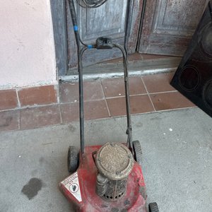 Lote anterior: Cortacésped Eléctrico Rojo Funciona
