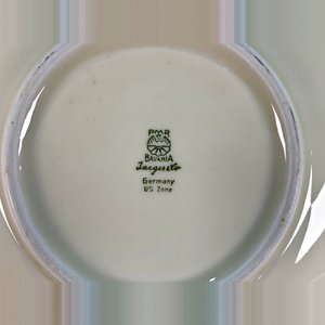 Seis Tazas de Consomé de Porcelana Bavaria Beige con Decoración Floral y Cuatro Platillos - imagen 5