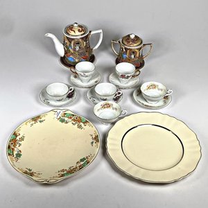 Lote anterior: Juego de té y vajilla inglesa y Satsuma: 15 piezas