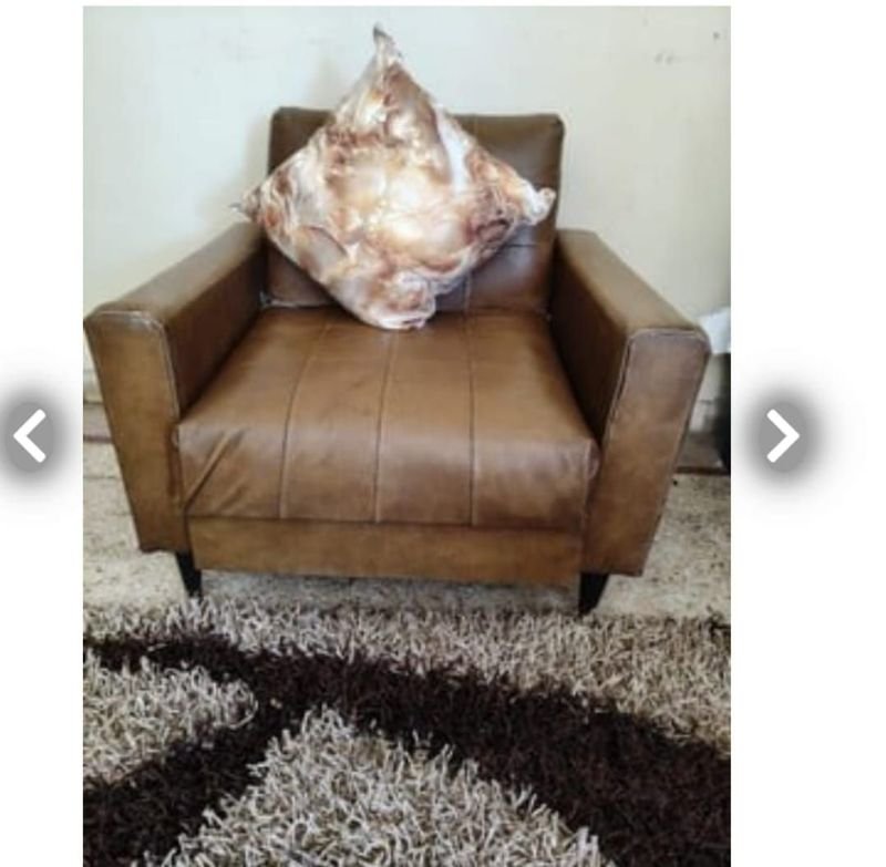Sillón Individual de Cuero Marrón con Almohadón