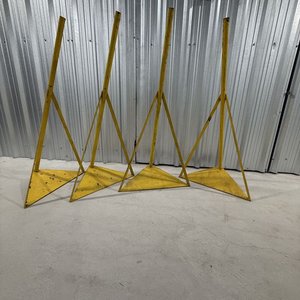 Estructura de Gancho para Pallets Metálica Amarilla - imagen 4