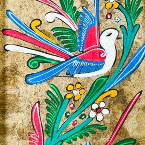 Dos Cuadros Decorativos con Aves Multicolor sobre Corcho - imagen 2