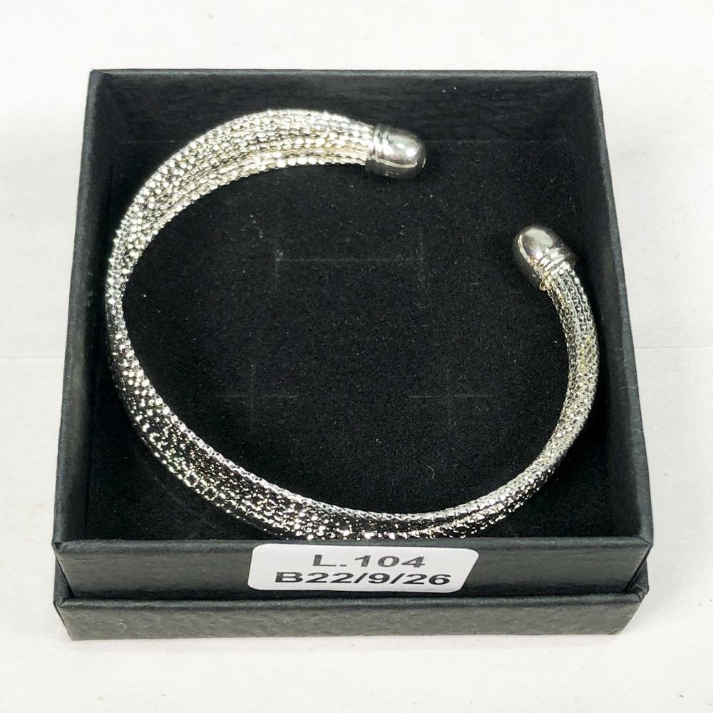 Pulsera Abierta Metálica para Dama con Caja