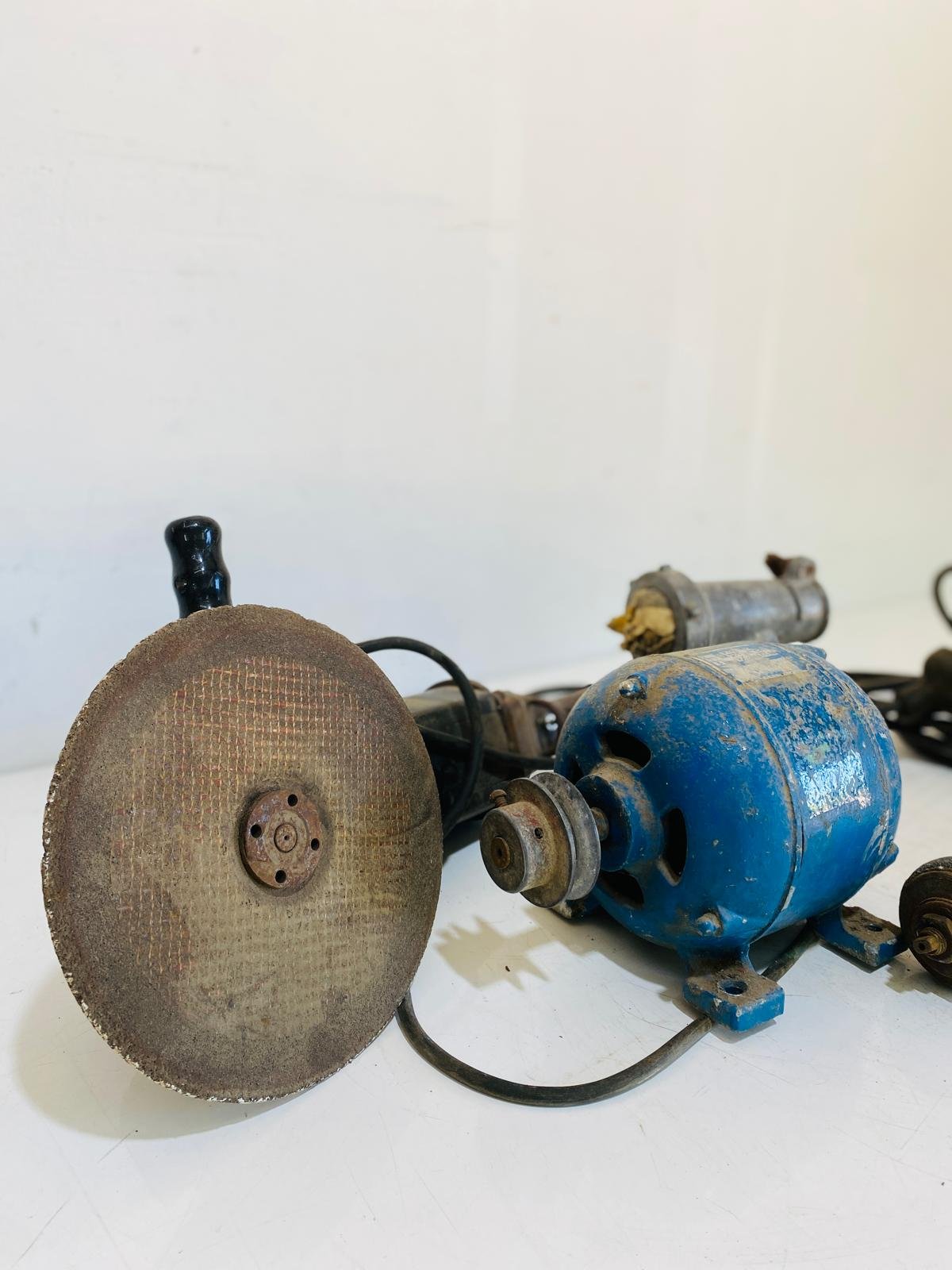 Item lote-x4-articulos-motor-amoladora-piedra-de-afilar-y-otro - Image 1