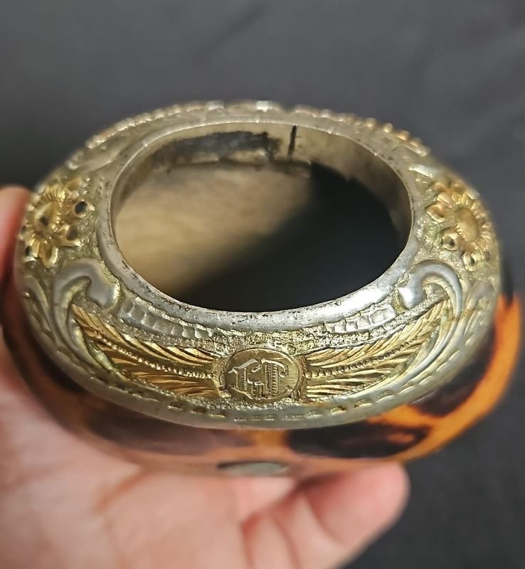 Mate Galleta con detalles en plata y oro, fecha 22/01/71