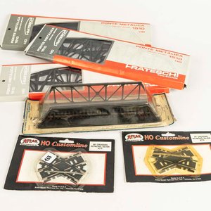 Lote de accesorios para maquetas de tren de marcas varias - imagen 2