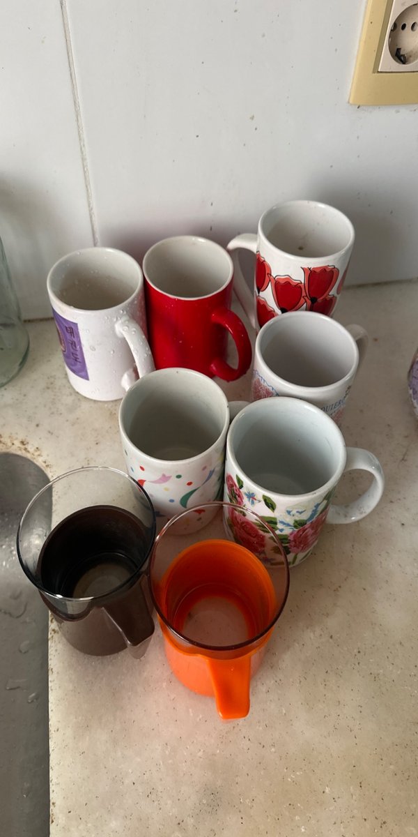 Juego de 7 Tazas de Cerámica con Diseños Variados