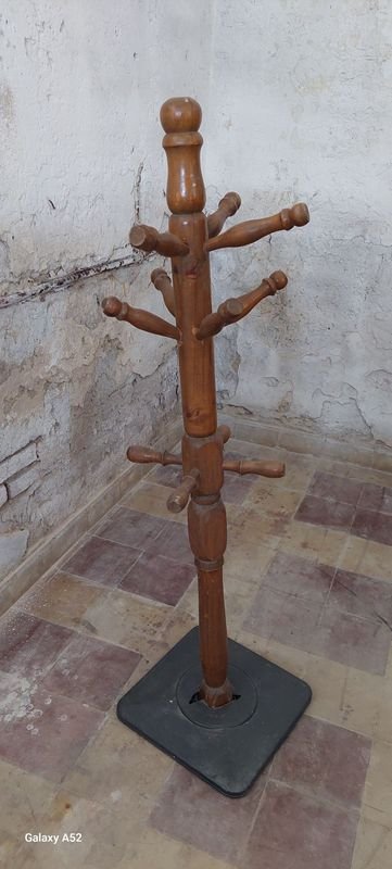 Lote siguiente: Perchero en madera para decoración del hogar