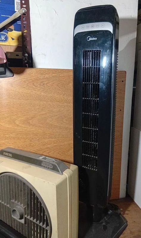 Ventilador Midea con puntal ajustable y accesorios varios - imagen 4