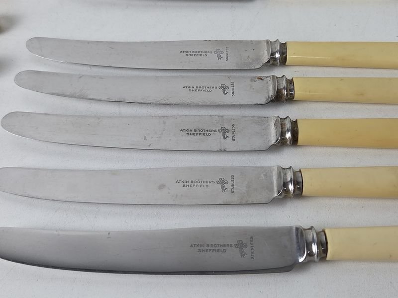 Cuchillos ingleses con mango de marfilina - imagen 2